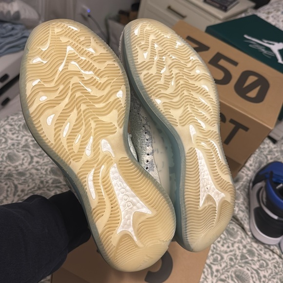 Yeezy 380 Blue Alien Size 12 Used 9.5/10 condition, worn once - Picture 7 of 12